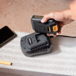 20V, 2A nabíjateľná batéria Rebel Tools – Obrázok 3