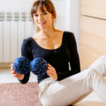 Duoball dvojitá masážna loptička 8cm, čierna a modrá, materiál EPP, REBEL ACTIVE – Obrázok 4