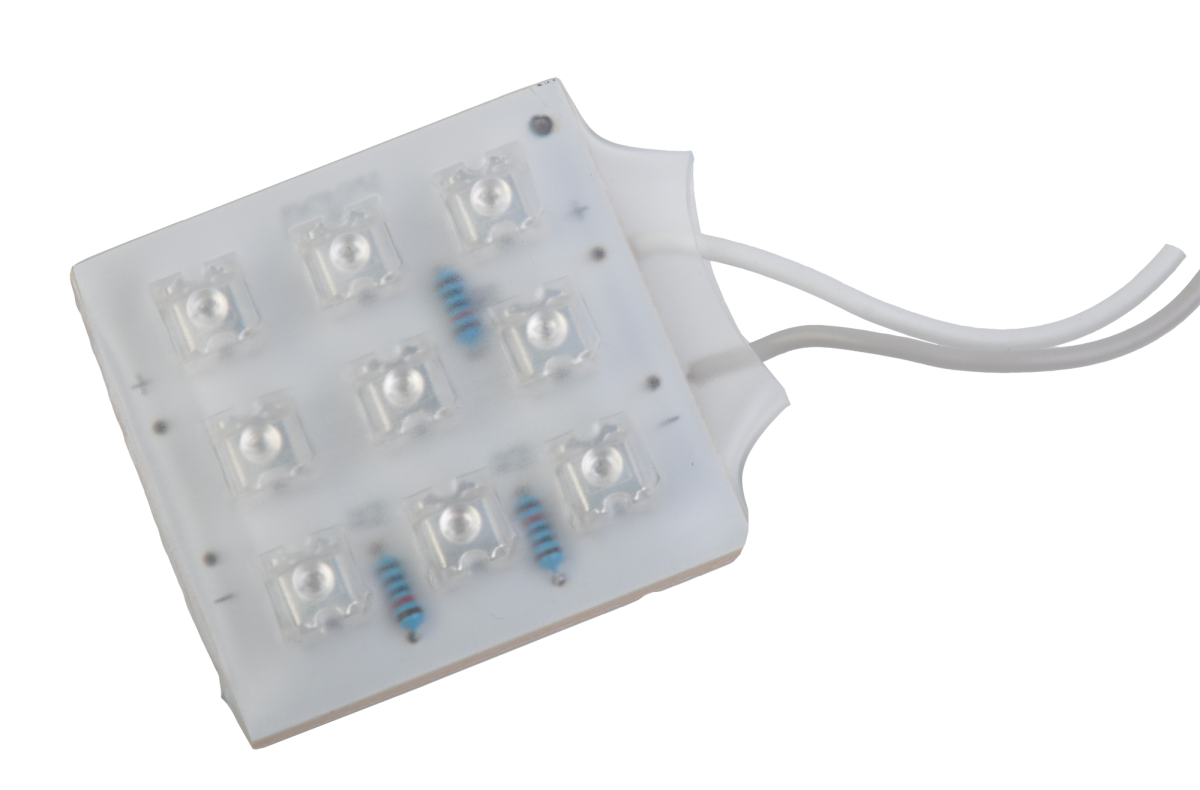 klaster-diodowy-9flux-w-oslonie-plastikowej-czerwony-a8b100cc17874452b629ef6f42c7fd69-9000b22e 9FLUX zhluk diód v plastovom kryte (červený) – Obrázok 1