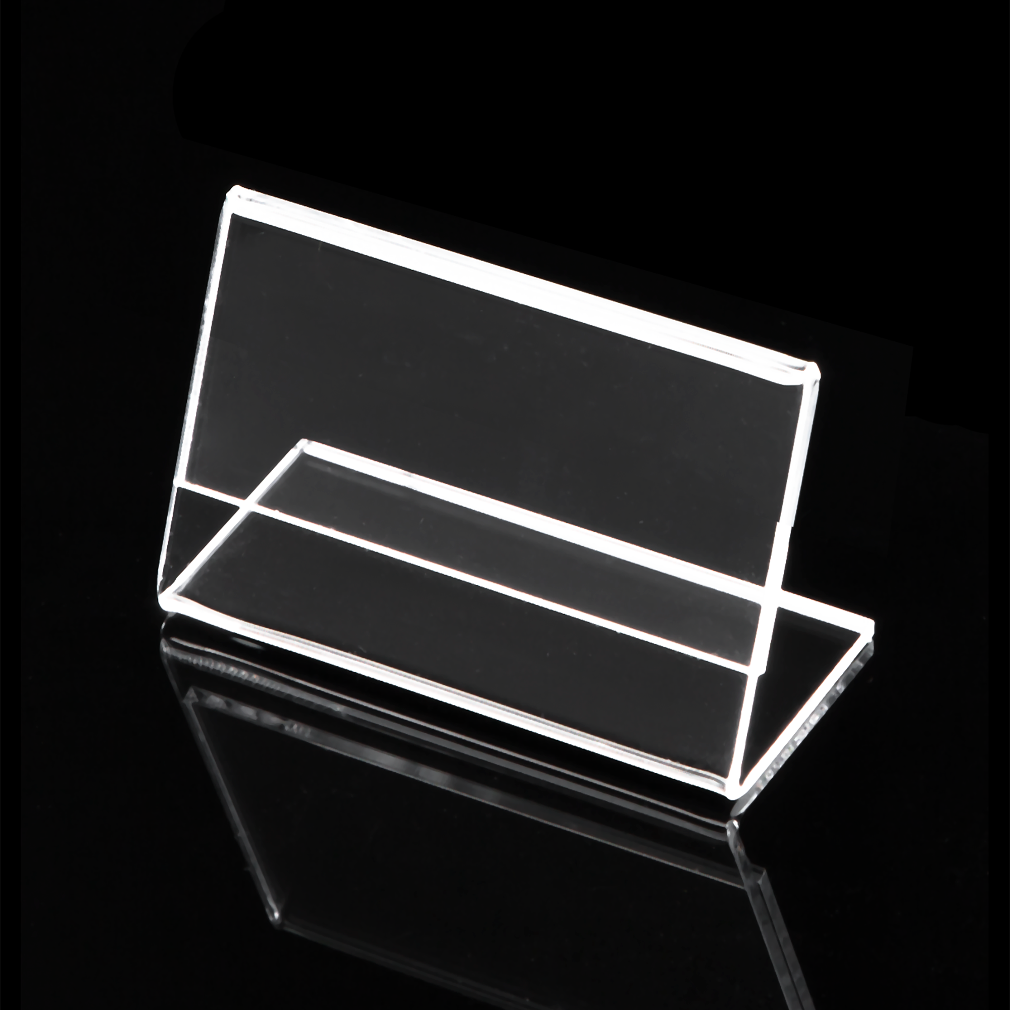 podstawka-pod-opis-poziomy-80x60-2-cenowka-duza-105x80-f8ba542a48b14bf29adf9bf9e8f2aebd-33cde307 Stojan na horizontálny popis 80x60/2 (veľká cenovka 105x80) – Obrázok 1